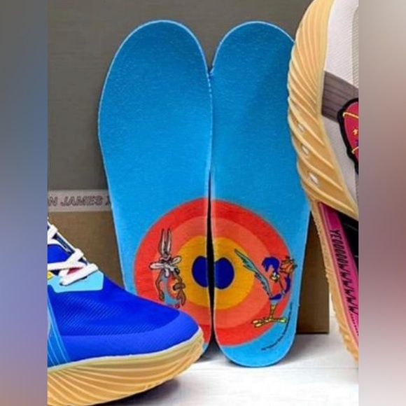 Nike lebron XVIII 18 DJ3760-401 Wile E vs Roadrunner Men’s 7 🪐 - Picture 10 of 10